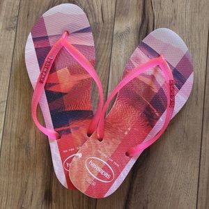 Havaianas Flip Flops 🌴